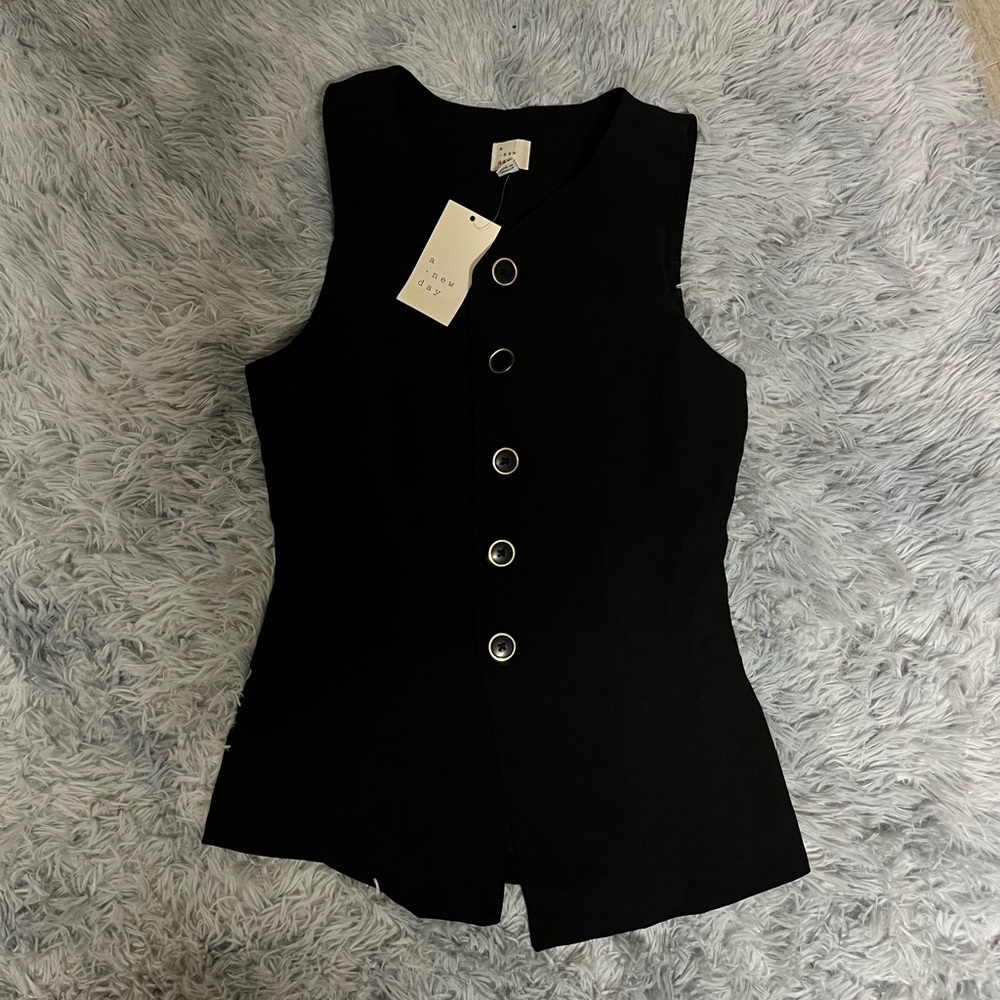 Black Sleeveless Button-Up vest